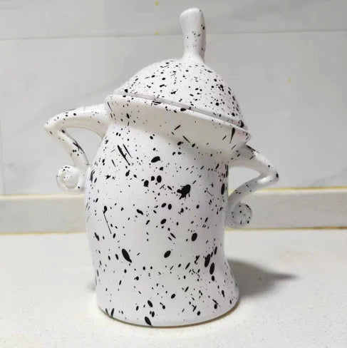 大容量収納の楽しいキッチンポット