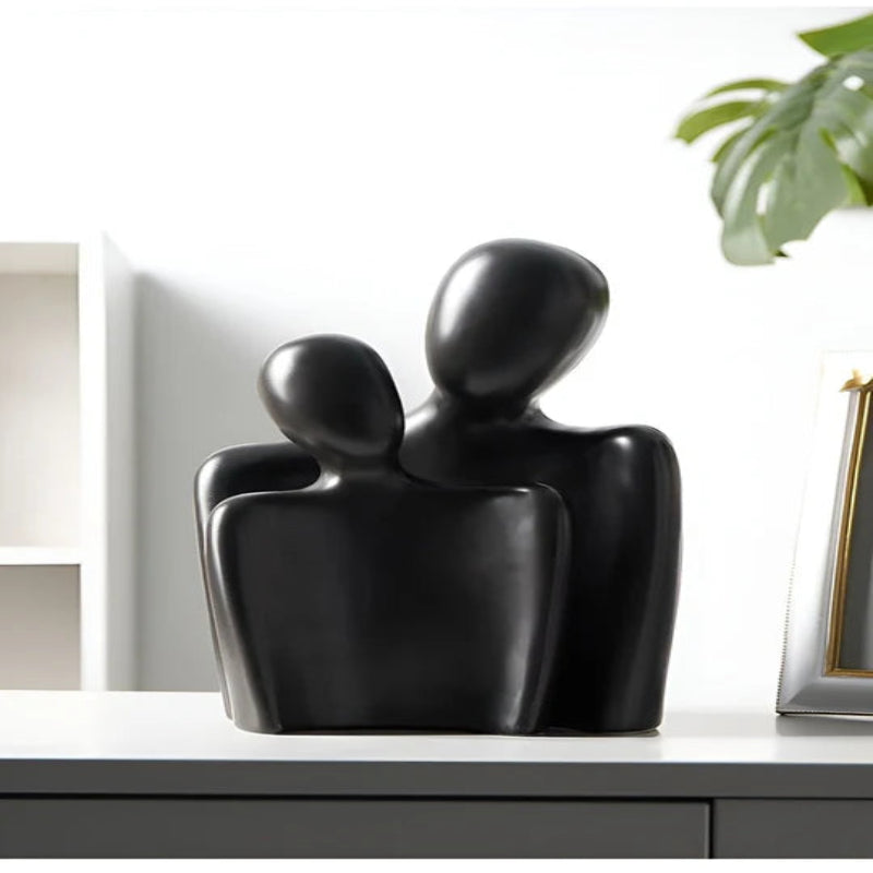 愛情と絆を象徴する現代彫刻 